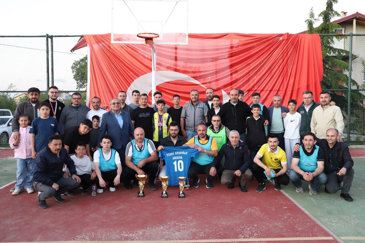 SİMAV'IN GILMANLAR KÖYÜNDE VOLEYBOL ŞÖLENİ