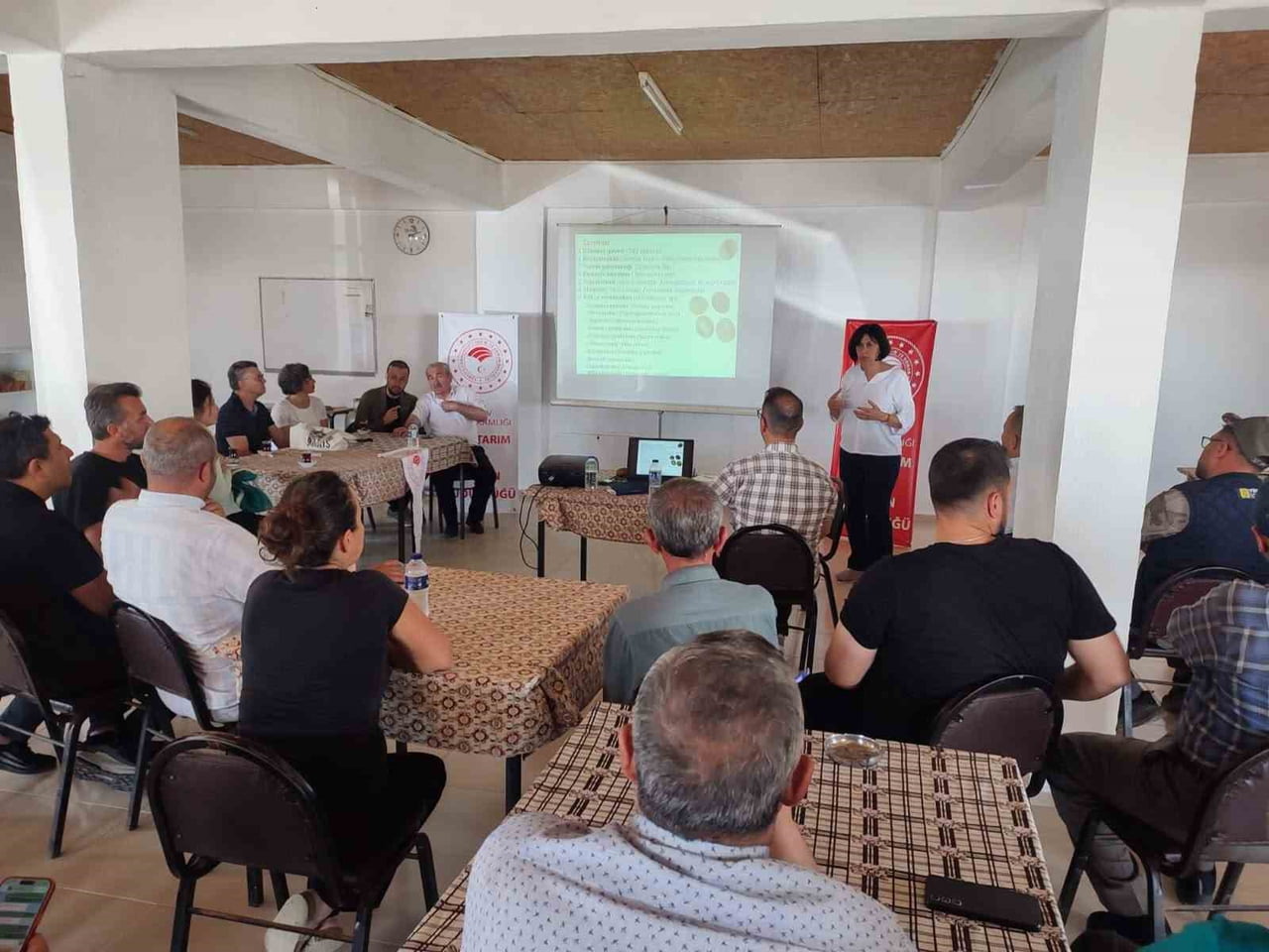 SİMAV’DA SERACILARA DOMATES HASTALIKLARI VE ZARARLILARI EĞİTİMİ