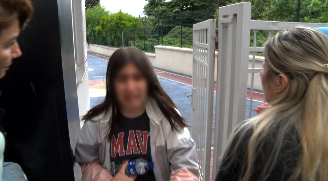 SINAVA GİRECEĞİ OKULU KARIŞTIRAN BİR ÖĞRENCİ, YANLIŞ OKULA GELİNCE GÖZYAŞLARINA...