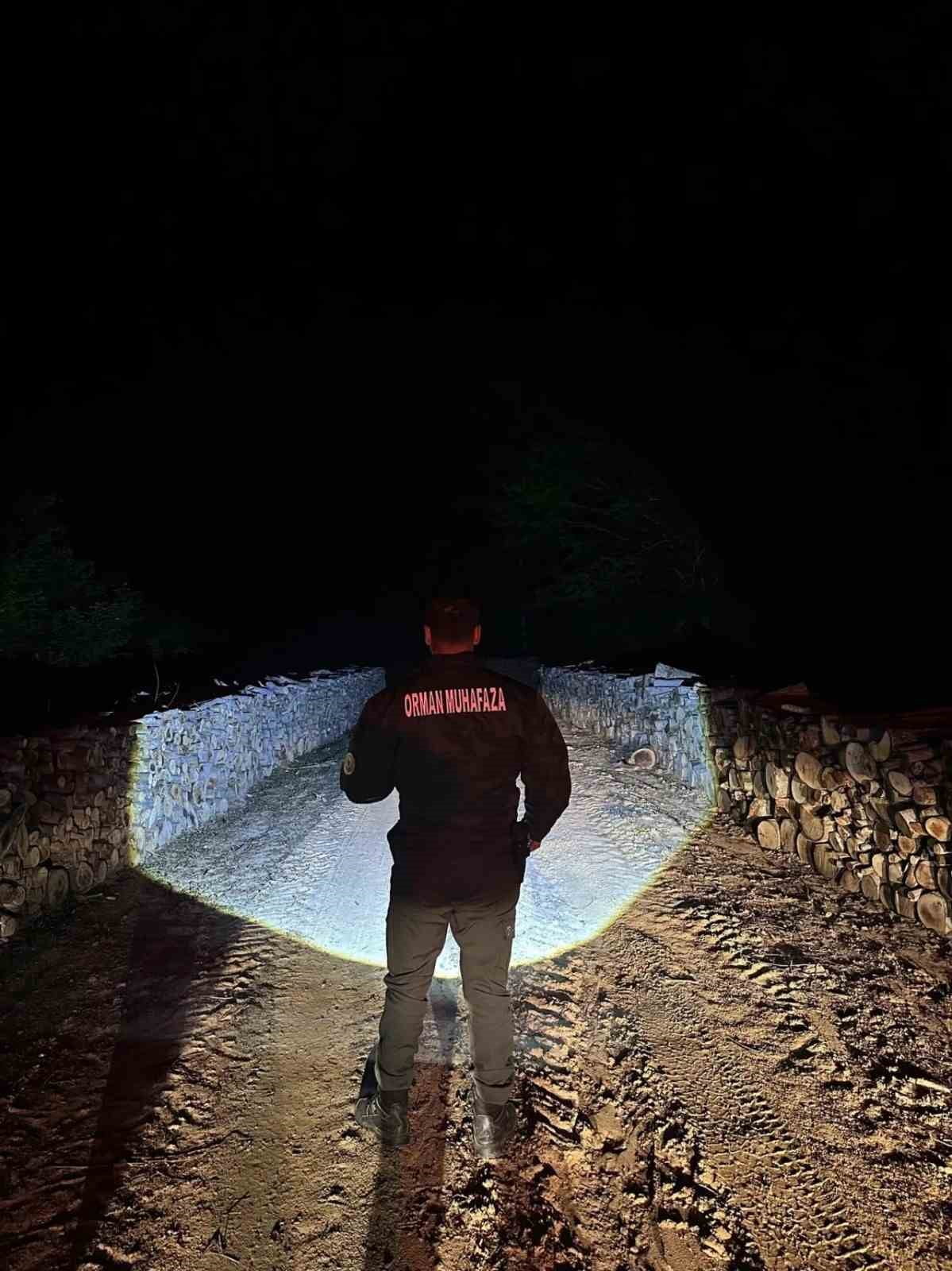 SİNOP ORMAN BÖLGE MÜDÜRLÜĞÜ EKİPLERİ, ORMAN YANGINLARINA KARŞI GECE GÜNDÜZ DEMEDEN SÜRDÜRDÜKLERİ...