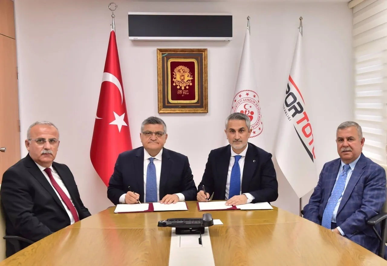 SİNOP’UN AYANCIK İLÇESİNE KAZANDIRILACAK OLAN MODERN KAPALI YÜZME HAVUZU PROJESİ İÇİN RESMİ...