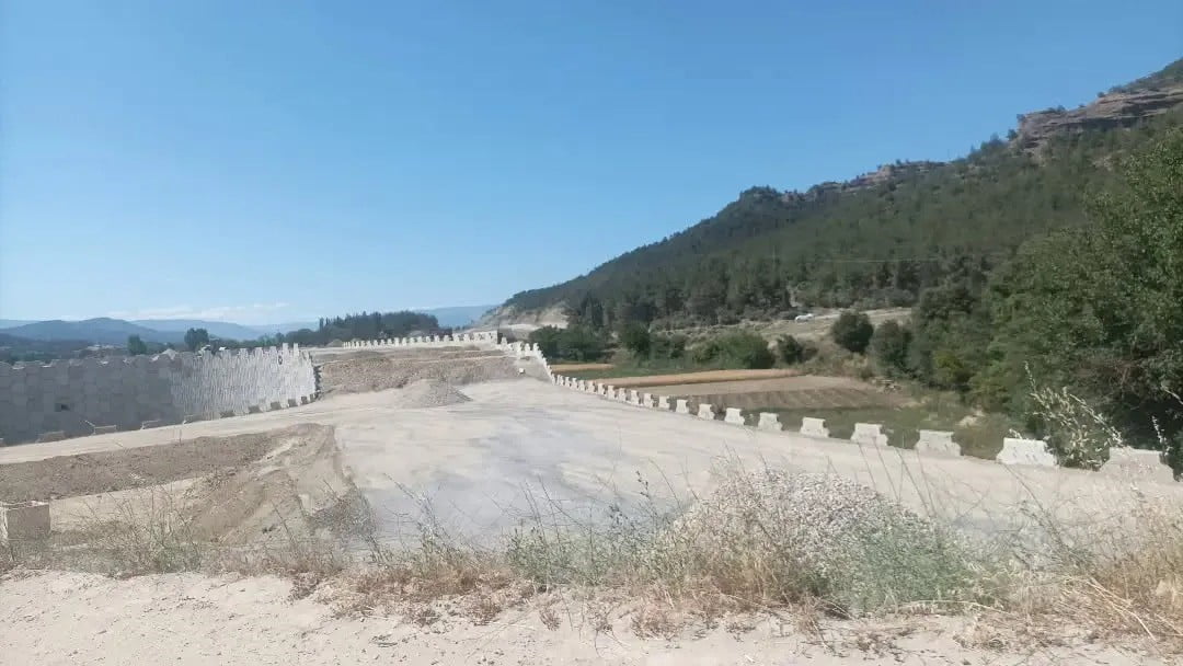 SİNOP’UN BOYABAT İLÇESİNDE YAPIMI DEVAM EDEN ÇEVRE YOLU PROJESİNDE ÇALIŞMALAR HIZ KESMEDEN DEVAM...