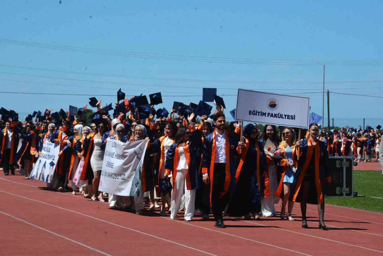 SİNOP ÜNİVERSİTESİ’NDE 2025-2026 AKADEMİK YILI MEZUNİYET TÖRENİ, BİNLERCE ÖĞRENCİNİN VE...