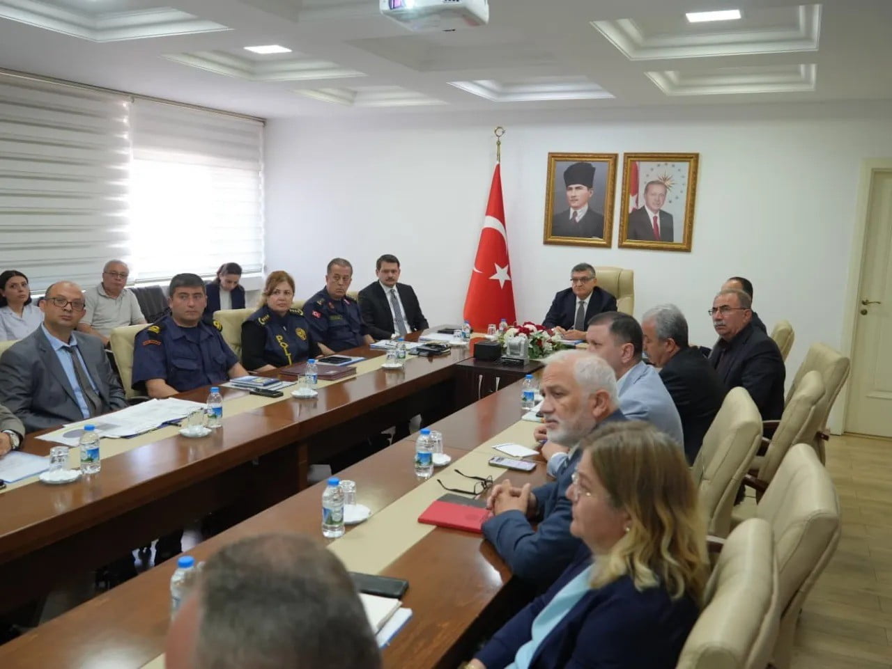 SİNOP VALİLİĞİ'NDE VALİ DR. MUSTAFA ÖZARSLAN BAŞKANLIĞINDA GERÇEKLEŞTİRİLEN TOPLANTIDA, İL...