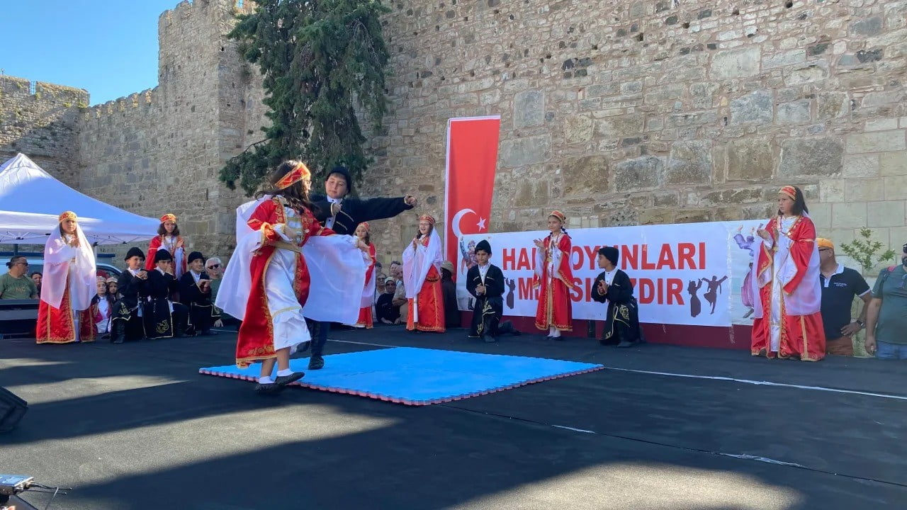 SİNOP VALİLİĞİ HİMAYELERİNDE YÜRÜTÜLEN "HALK OYUNLARI MİRASIMIZDIR" PROJESİ KAPSAMINDA DÜZENLENEN...