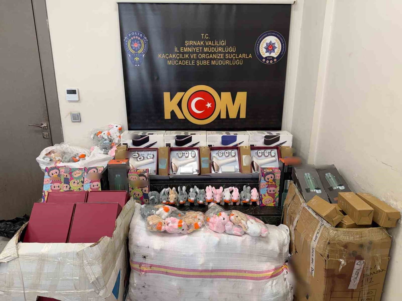 ŞIRNAK'TA ASAYİŞ, NARKOTİK VE KAÇAKÇILIK OPERASYONLARINDA PİYASA DEĞERİ YAKLAŞIK 28 MİLYON LİRA...