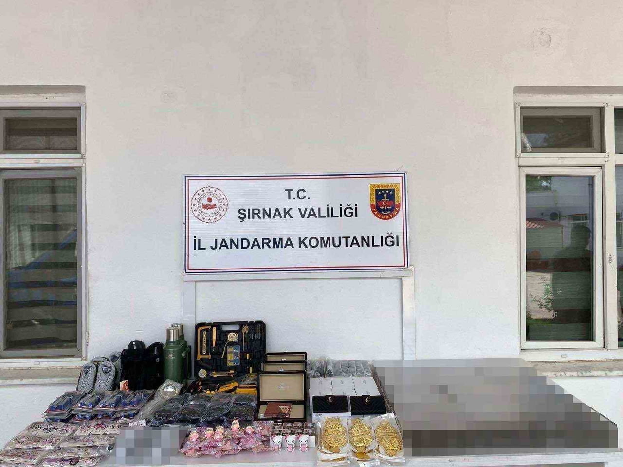 ŞIRNAK'TA BİR HAFTADA PİYASA DEĞERİ 28 MİLYON 400 BİN 750 LİRA OLAN KAÇAK ÜRÜN ELE GEÇİRİLDİ, 94...