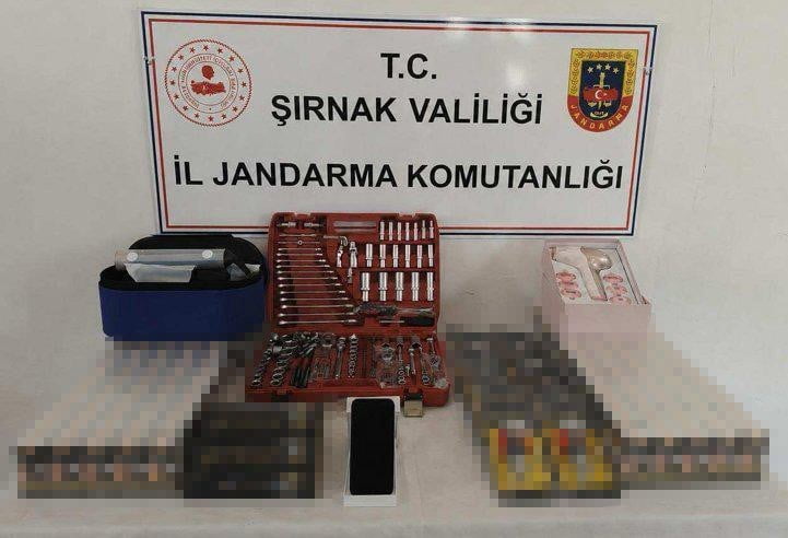 ŞIRNAK'TA İL JANDARMA KOMUTANLIĞI KAÇAKÇILIK VE ORGANİZE SUÇLARLA MÜCADELE (KOM) ŞUBE MÜDÜRLÜĞÜ...