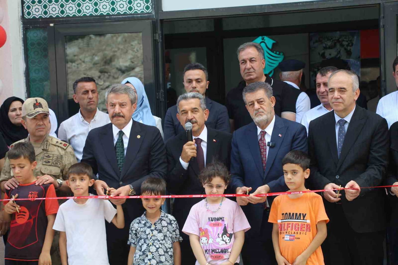 ŞIRNAK BELEDİYESİ TARAFINDAN BAHÇELİEVLER MAHALLESİ'NDE YAPIMI TAMAMLANAN ÜCRETSİZ DÜĞÜN SALONUNUN...