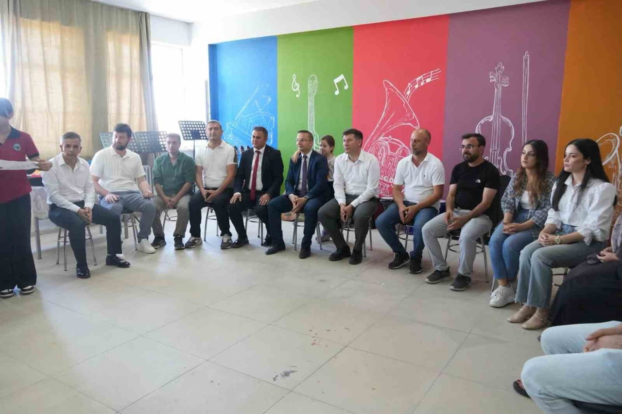 ŞIRNAK’IN CİZRE İLÇESİNDE GENÇ YETENEKLERİN SANATSAL GELİŞİMLERİNE KATKI SAĞLAMAK AMACIYLA CİZRE...