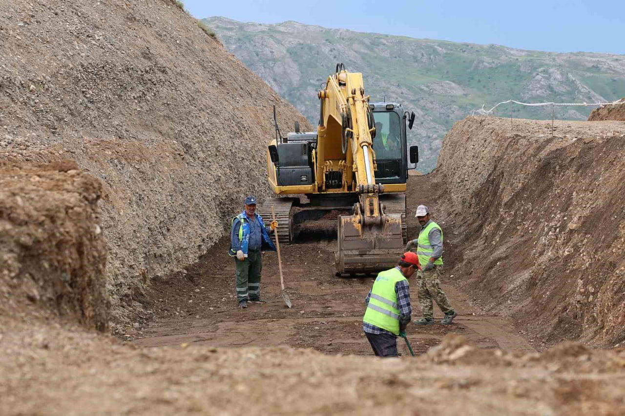 SİVAS'IN İÇME SUYU İHTİYACINI KARŞILAYACAK KOÇ REGÜLATÖRÜ VE İÇME SUYU İSALE HATTI PROJESİ'NDE...