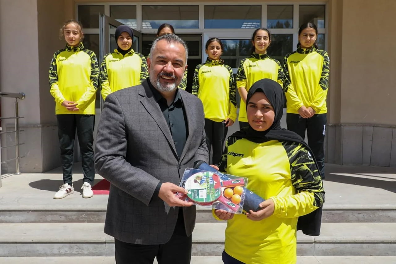 SİVAS GENÇLİK VE SPOR İL MÜDÜRLÜĞÜ, OKUL SPORLARINDA LİSANSLI ÖĞRENCİ SAYISI VE MÜSABAKALARA...