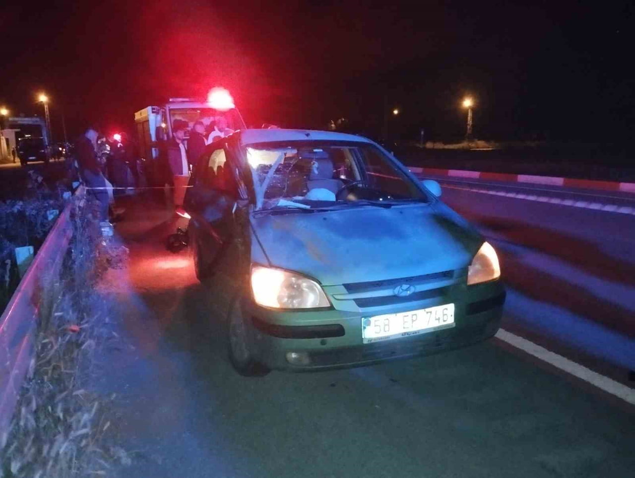 SİVAS’IN SUŞEHRİ İLÇESİNDE İKİ OTOMOBİLİN KAVŞAKTA ÇARPIŞMASI SONUCU MEYDANA GELEN TRAFİK...