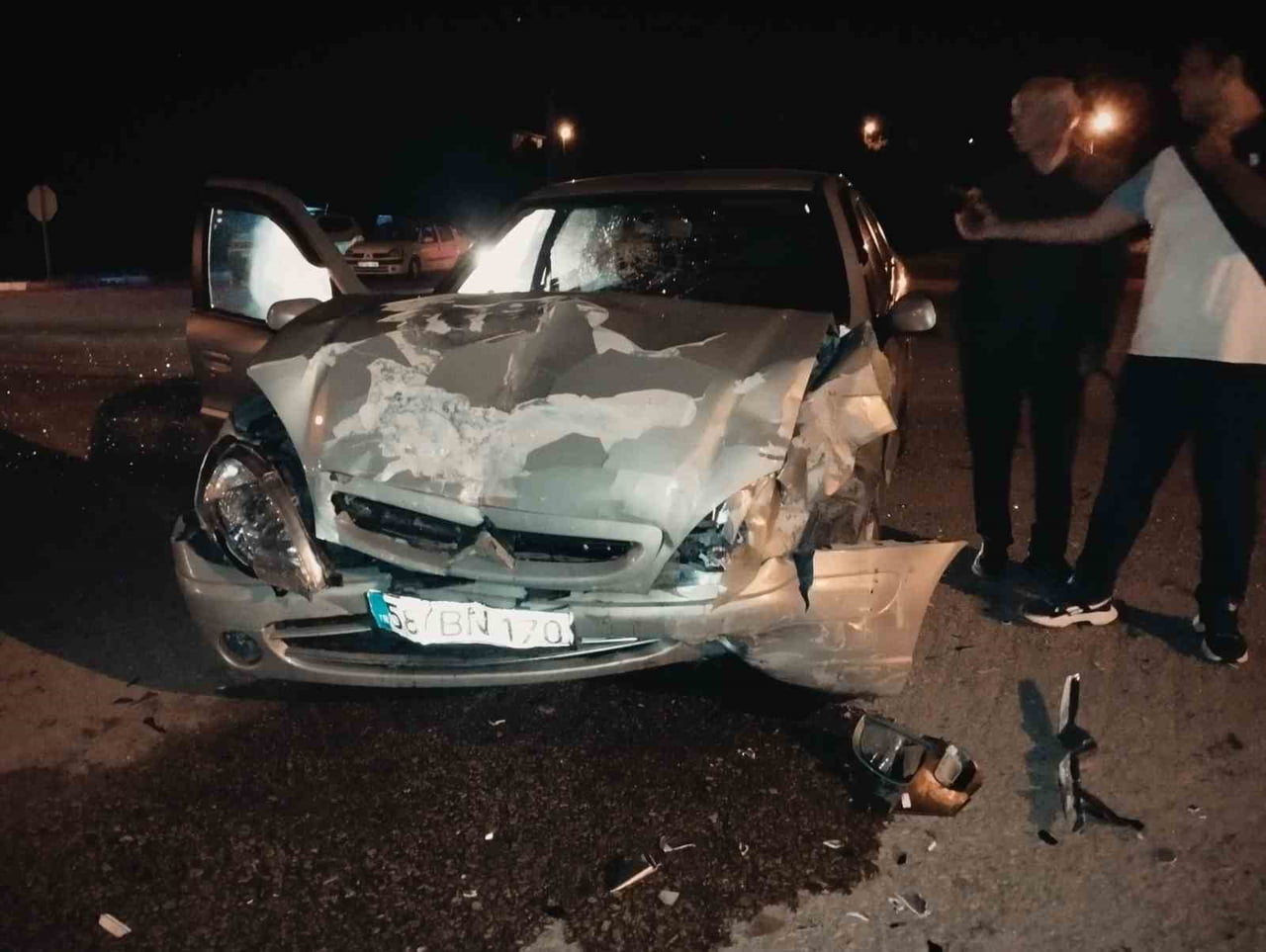SİVAS’IN SUŞEHRİ İLÇESİNDE İKİ OTOMOBİLİN KAVŞAKTA ÇARPIŞMASI SONUCU MEYDANA GELEN TRAFİK...