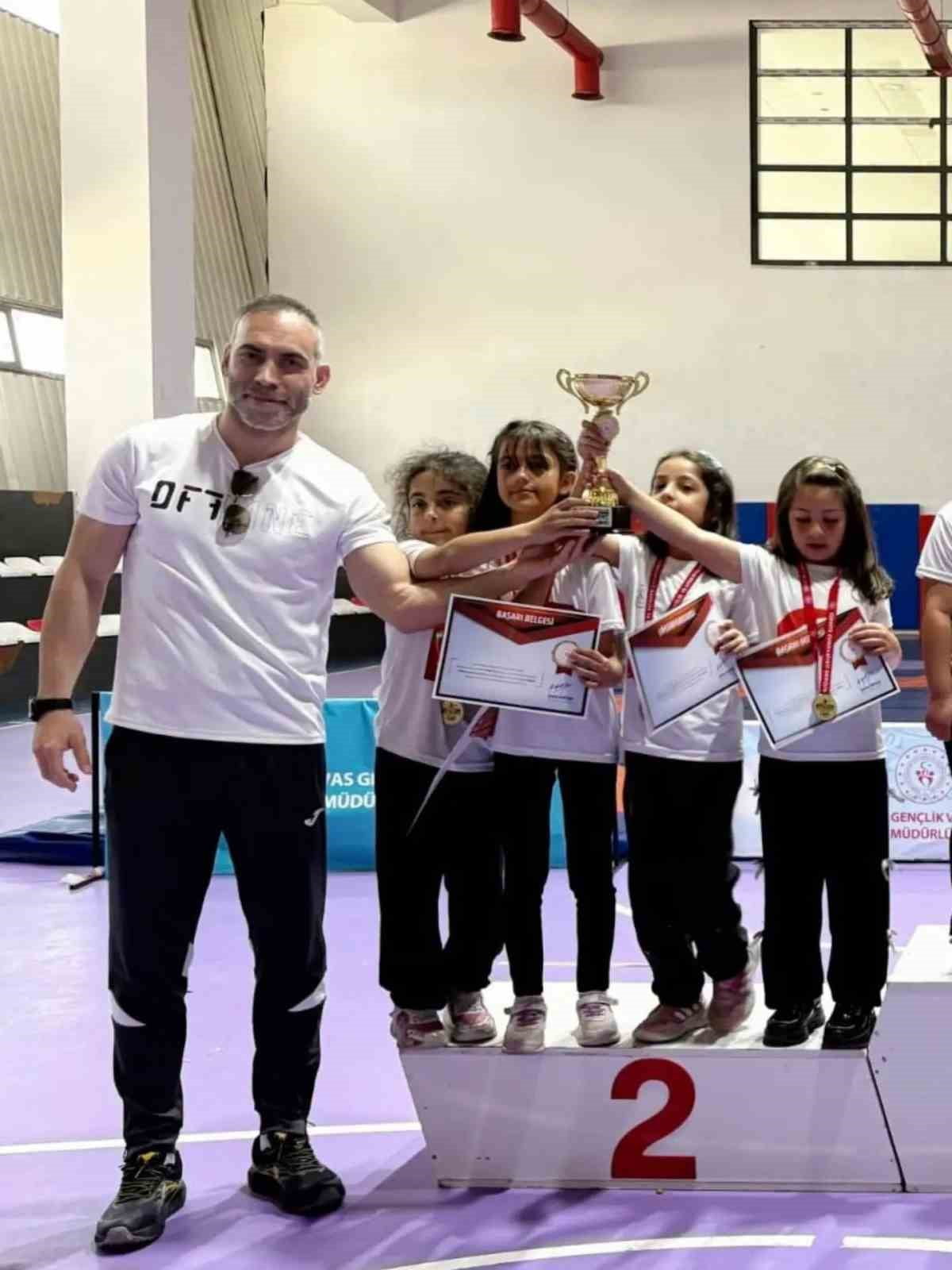 SİVAS’TA DÜZENLENEN MİNİKLER B SATRANÇ İL BİRİNCİLİĞİ MÜSABAKALARI SONA ERDİ. İKİ GÜN SÜREN...