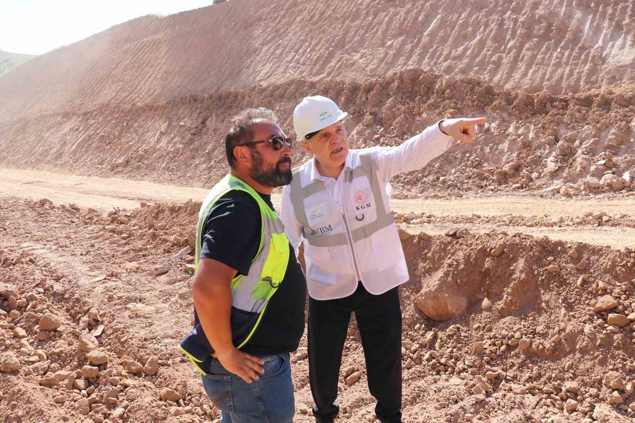 SİVAS’TA YAŞAYAN 54 YAŞINDAKİ SELAMİ POLAT, SPORA OLAN TUTKUSUNU KİCK BOKSA TAŞIYARAK ÖNEMLİ BİR...