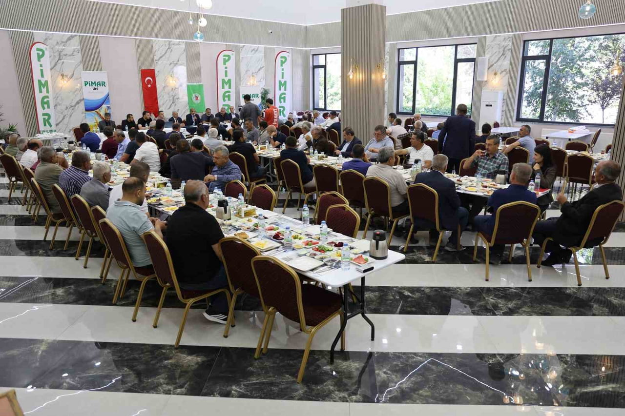 SİVAS ZİRAAT ODASI BAŞKANI HACI ÇETİNDAĞ KAHVALTI PROGRAMINDA ÇİFTÇİLER VE BESİCİLER İLE BİR ARAYA...