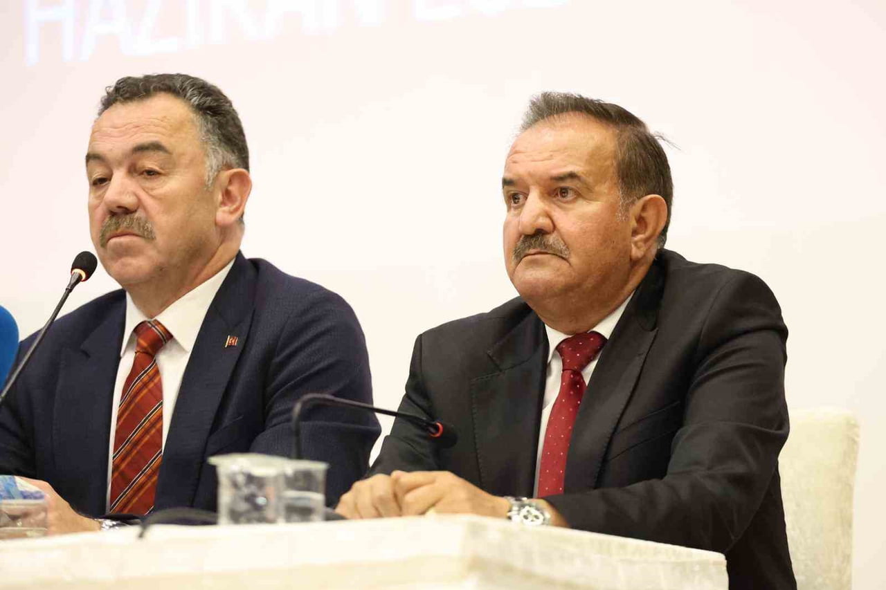 SİVASSPOR DİVAN KURULU ÜYESİ KEMAL ÇAĞLAYAN, KULÜPTE YAŞANAN YÖNETİM BELİRSİZLİĞİNİN KISA SÜREDE...