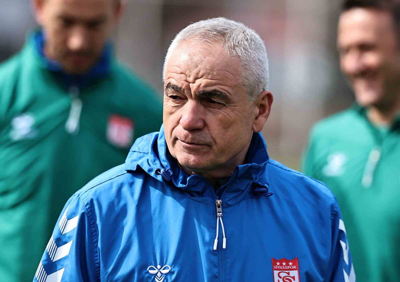 SİVASSPOR’UN EFSANE TEKNİK DİREKTÖRÜ RIZA ÇALIMBAY’IN ANNESİ FATMA ÇALIMBAY’IN VEFAT ETTİĞİ...