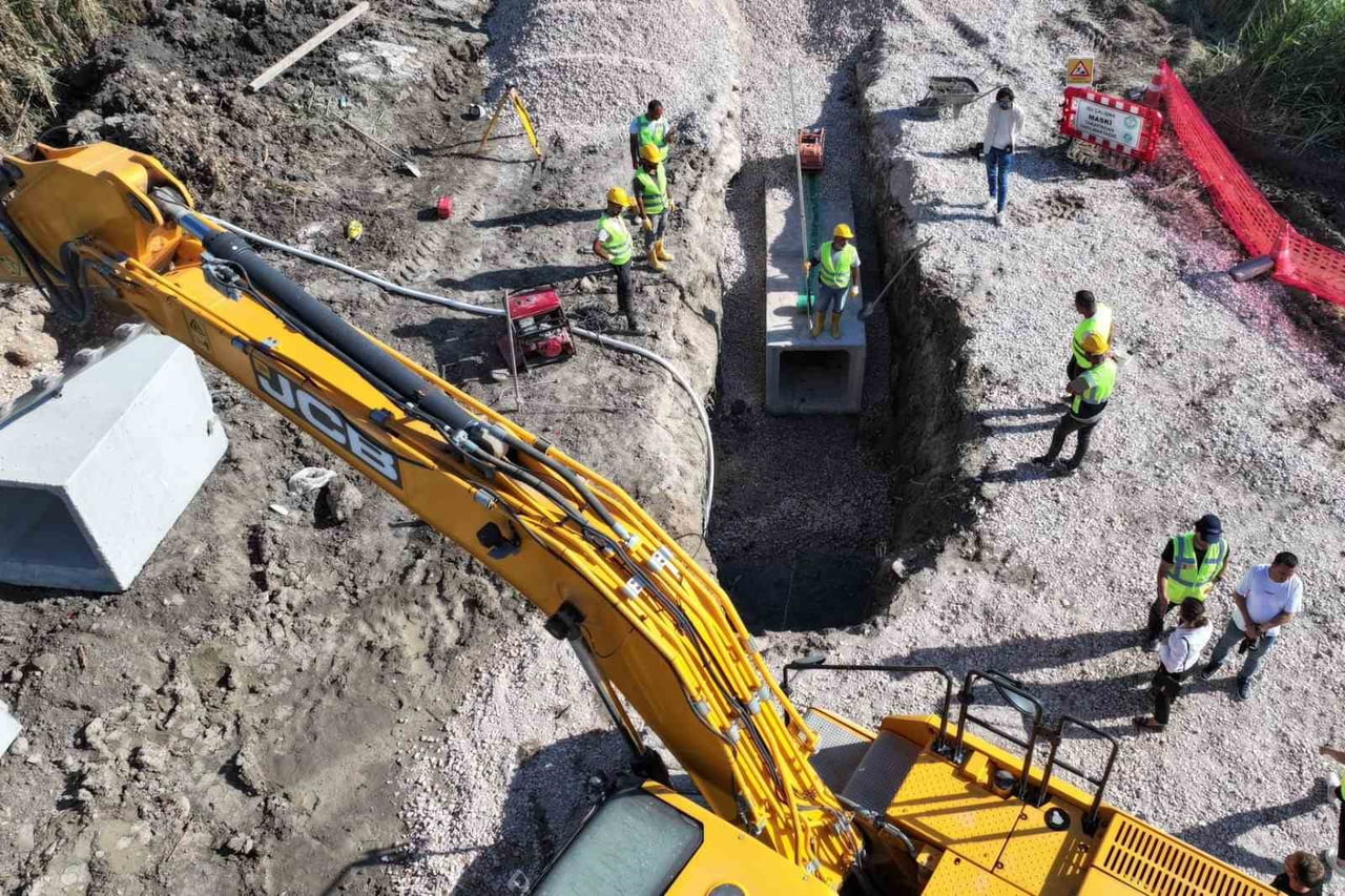 SOMA'DA HAYATA GEÇİRİLEN YAKLAŞIK 20 MİLYON TL'LİK YAĞMUR SUYU HATTI PROJESİYLE, YILLARDIR YAŞANAN...