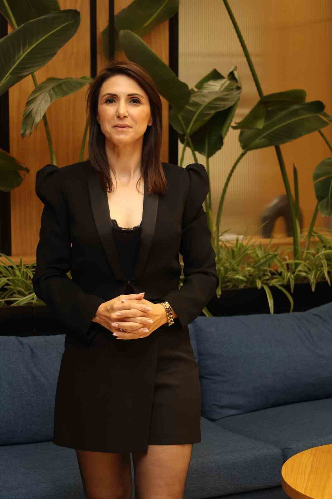 SOSYAL MEDYADA ‘SÜRESİZ NAFAKA’ TARTIŞMALARI YENİDEN ALEVLENİRKEN, AİLE VE ÇİFT TERAPİSTİ PINAR...