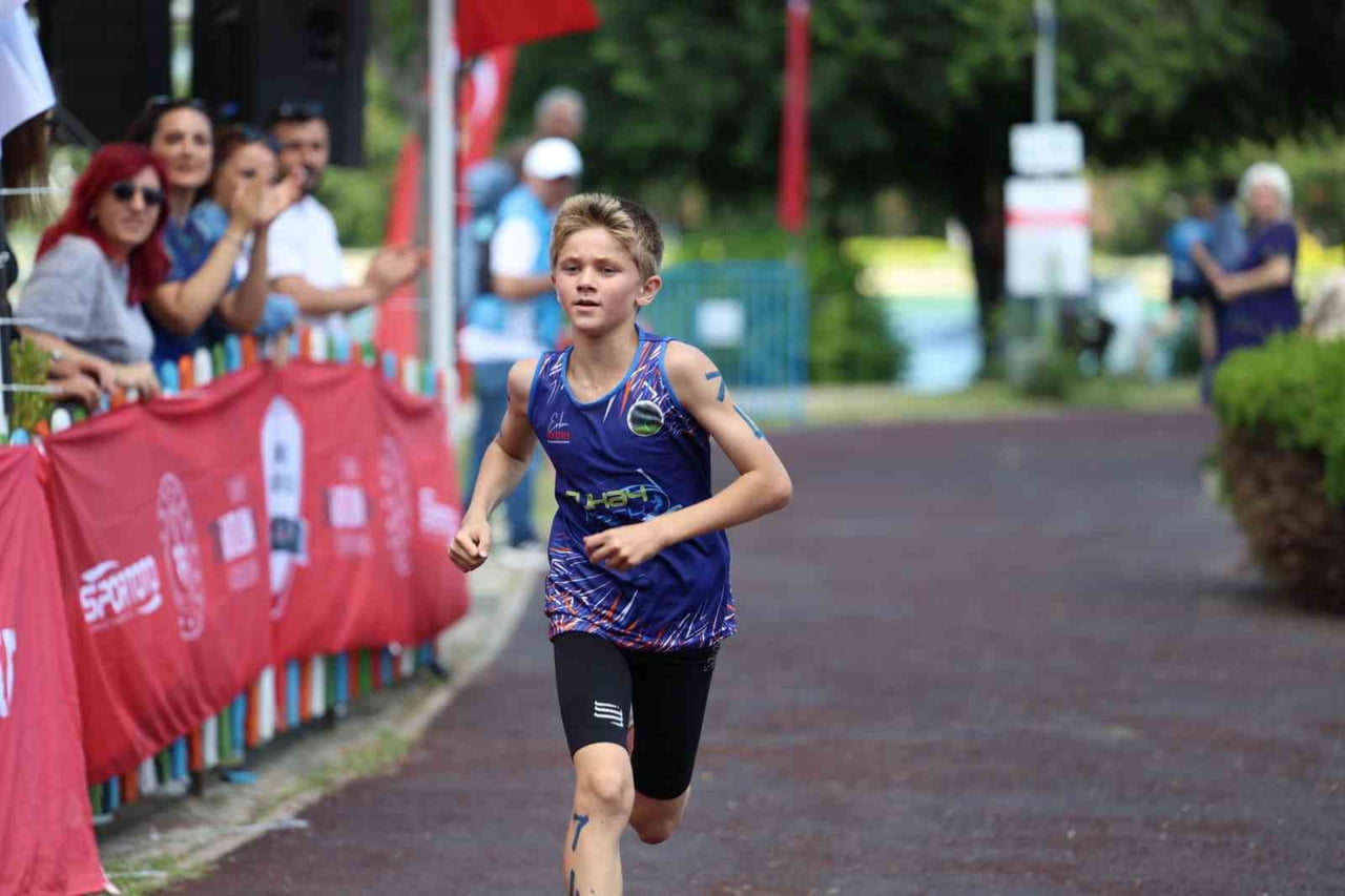 SPORUN VE GENÇLERİN GELİŞİMİNE YÖNELİK YATIRIMLARINI SÜRDÜREN OSMANGAZİ BELEDİYESİ’NİN EV...