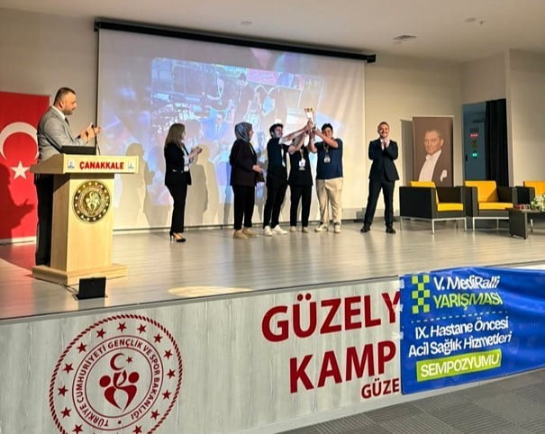SUBÜ AKYAZI SAĞLIK HİZMETLERİ MYO İLK VE ACİL YARDIM PROGRAMI ÖĞRENCİLERİ, ÇANAKKALE’DE DÜZENLENEN...