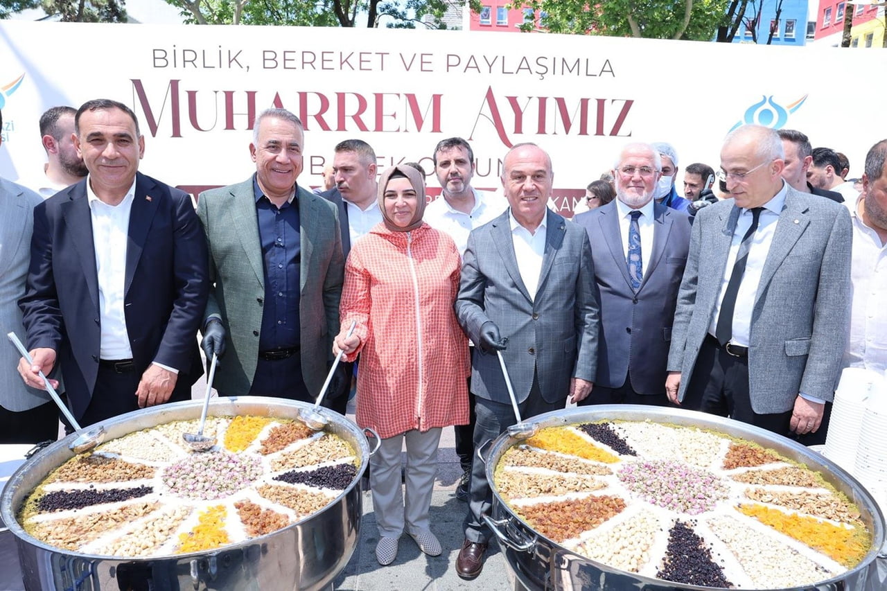 SULTANGAZİ BELEDİYESİ, MUHARREM AYININ BEREKETİNİ İLÇE SAKİNLERİYLE BİRLİKTE PAYLAŞTI. 15  TEMMUZ...