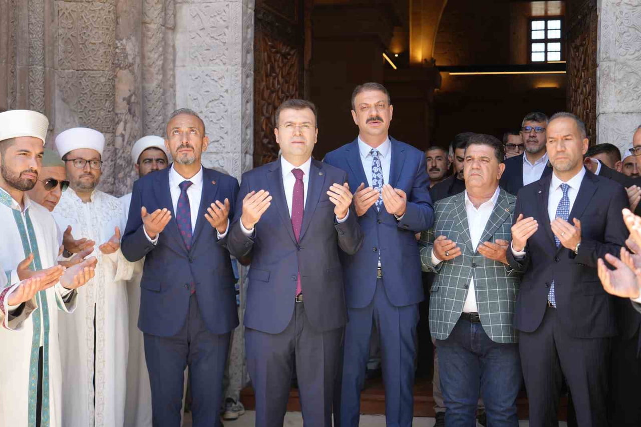SUNGURBEY CAMİİ, YAKLAŞIK ÜÇ YIL SÜREN KAPSAMLI RESTORASYON ÇALIŞMALARININ TAMAMLANMASININ...
