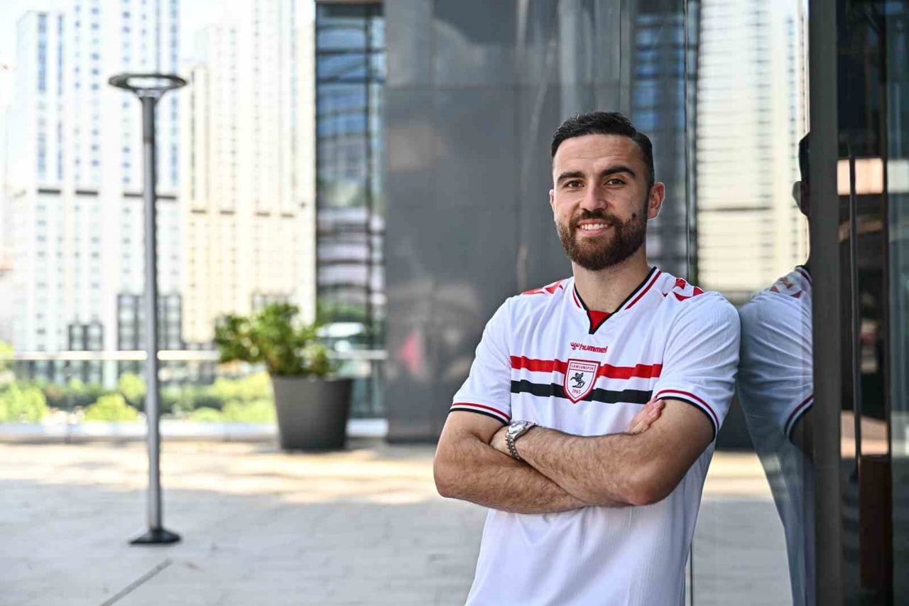 SÜPER LİG EKİPLERİNDEN SAMSUNSPOR, SEZONUN İLK TRANSFERİNE İMZAYI ATTIRDI. KIRMIZI-BEYAZLI EKİP...