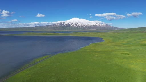 Süphan Dağı’nın eteklerindeki saklı cennet: Cil Gölü