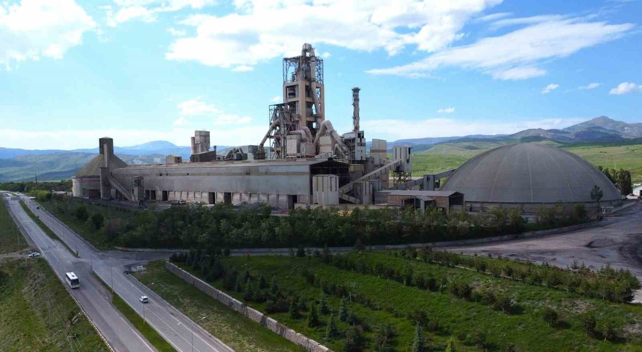 SÜREKLİ İLERLEME VE SÜRDÜRÜLEBİLİR BÜYÜME STRATEJİSİYLE TÜRKİYE'NİN EN BÜYÜK SANAYİ KURULUŞLARI...