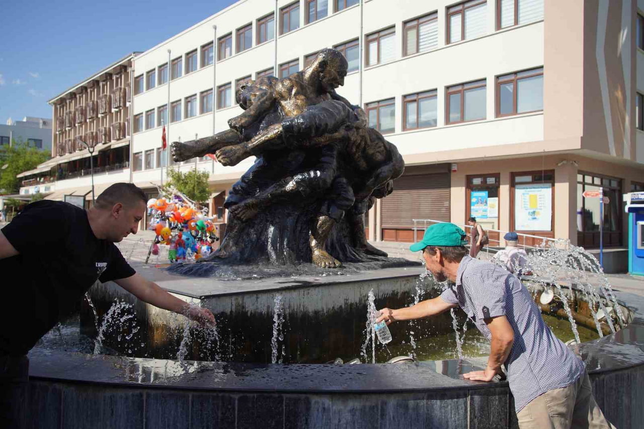 SÜS HAVUZLARI
