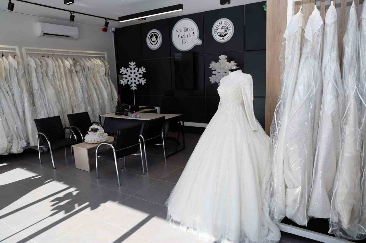 TALAS BELEDİYESİ'NİN SOSYAL BELEDİYECİLİK ANLAYIŞIYLA HAYATA GEÇİRDİĞİ KAR TANESİ GELİNLİK EVİ...