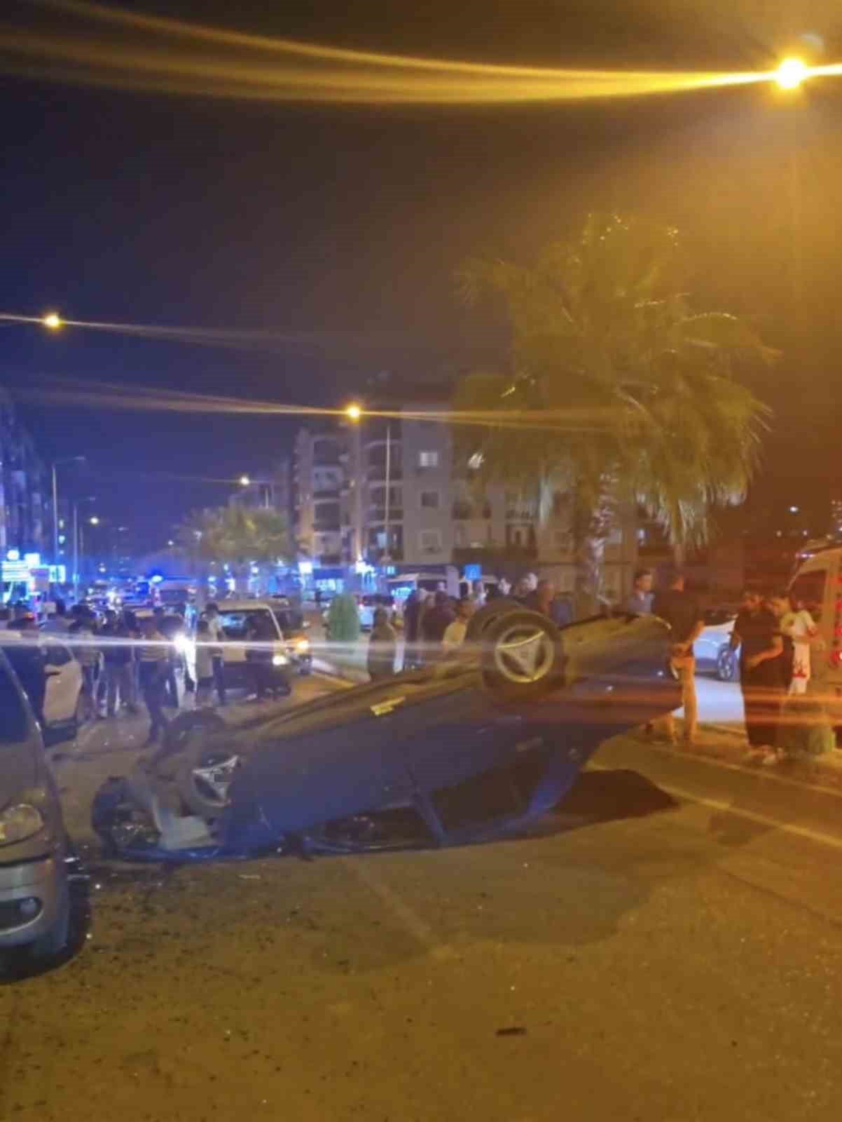 TARSUS’TA BİR OTOMOL PARK HALİNDEKİ ARACA ÇARPTI, TAKLA ATTI