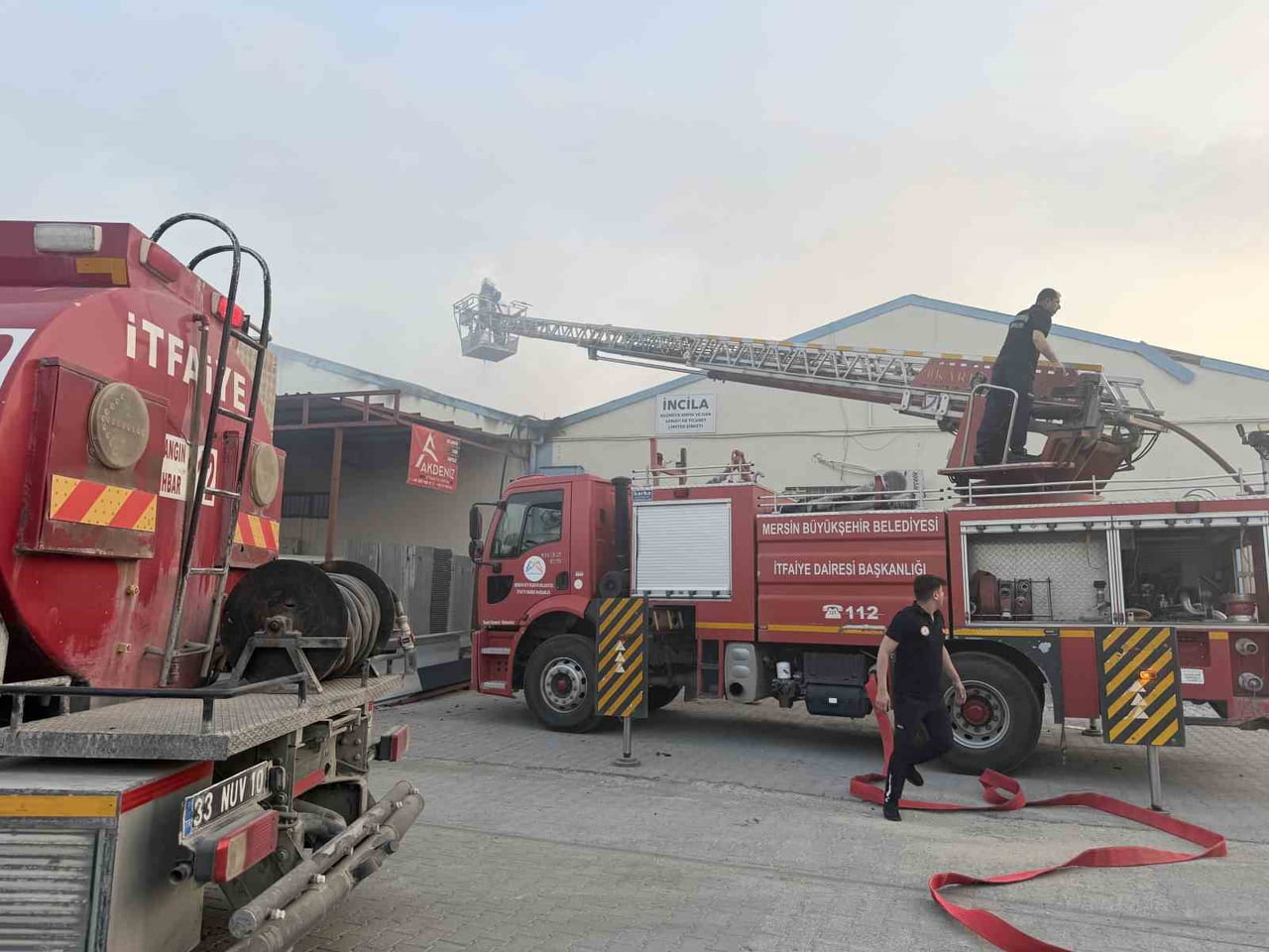 TARSUS’TA OTOMATİK KEPENK ÜRETİM ATÖLYENDE ÇIKAN YANGIN KORKUTTU