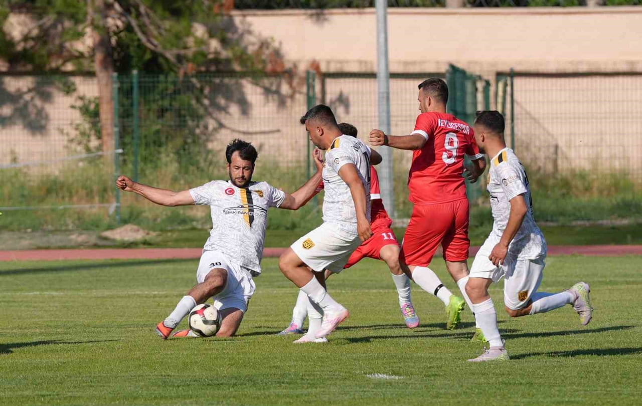 TARSUS VE ÇAMLIYAYLA’DAN 53 TAKIM İLE BİN 108 SPORCUNUN MÜCADELE EDECEĞİ KÖYLER ARASI FUTBOL...