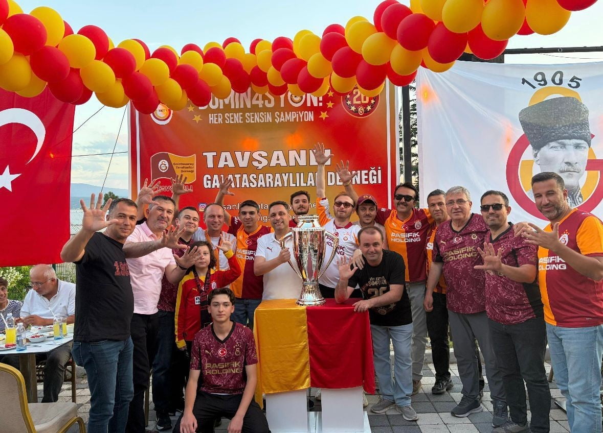 TAVŞANLI'DA ŞAMPİYONLUK GECESİ