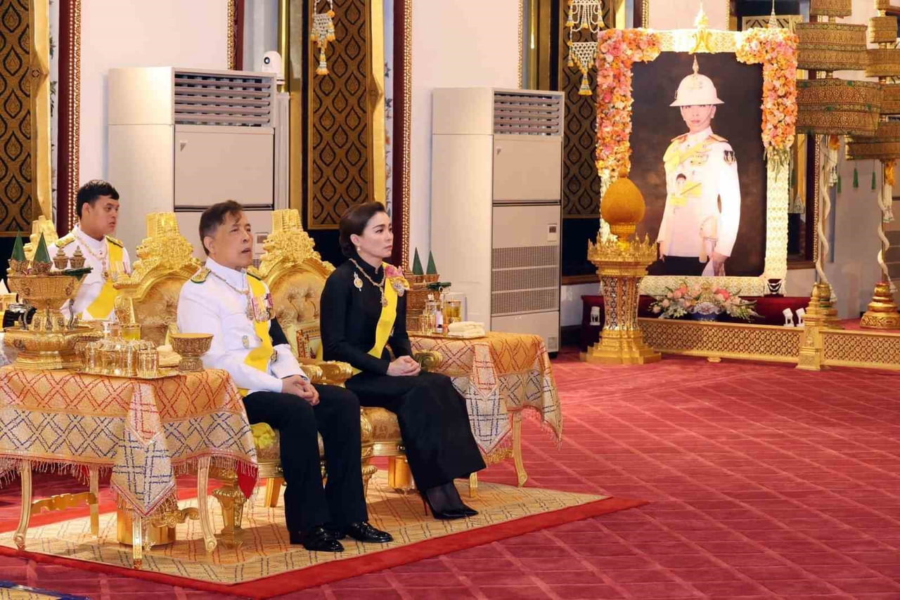 TAYLAND KRALI MAHA VAJİRALONGKORN'UN GEÇTİĞİMİZ GÜNLERDE HAYATINI KAYBEDEN EN BÜYÜK KIZI PRENSES...