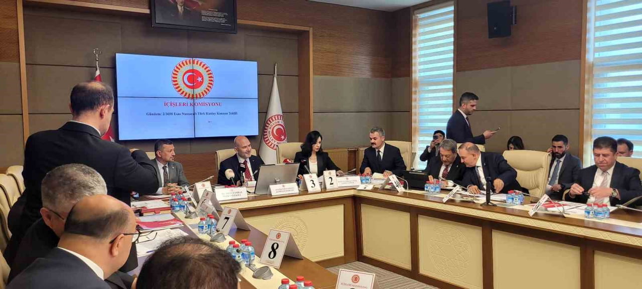TBMM İÇİŞLERİ KOMİSYONU, TÜRK KIZILAY’INA İLİŞKİN KANUN TEKLİFİNİ GÖRÜŞMEK İÇİN...