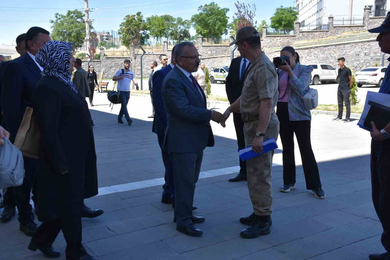 TBMM OKUL SALDIRILARINI ARAŞTIRMA KOMİSYONU SİVEREK'TE İNCELEMELERDE BULUNDU