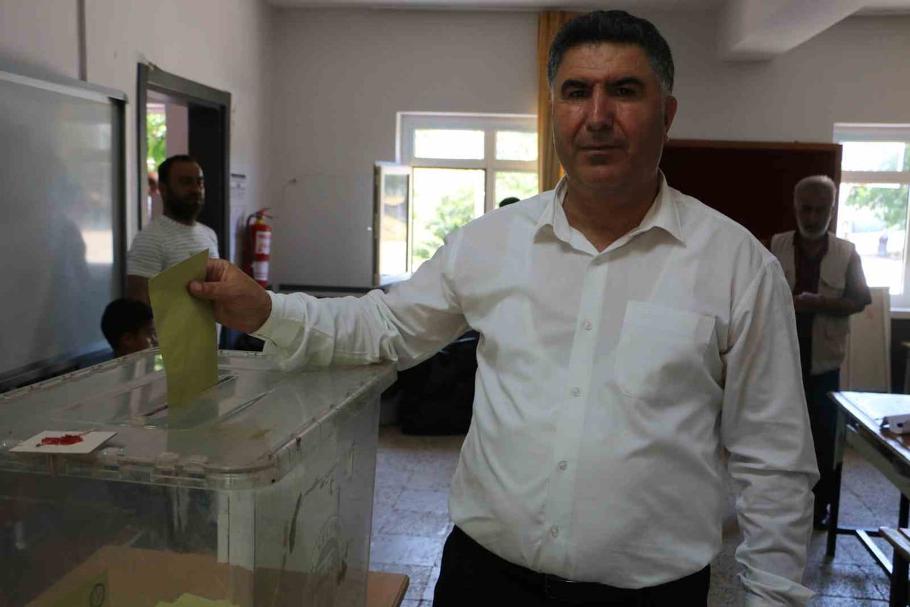 TEK ADAY MURAT KAYA