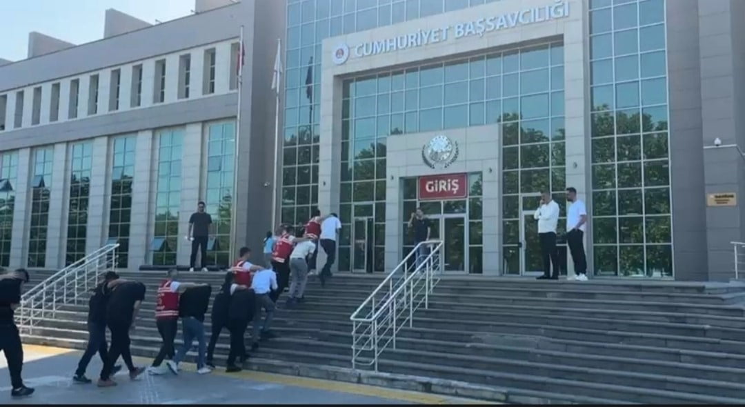 TEKİRDAĞ'DA 18 MİLYONLUK TELEFON DOLANDIRICILIĞI ÇÖKERTİLDİ: 11 KİŞİ TUTUKLANDI