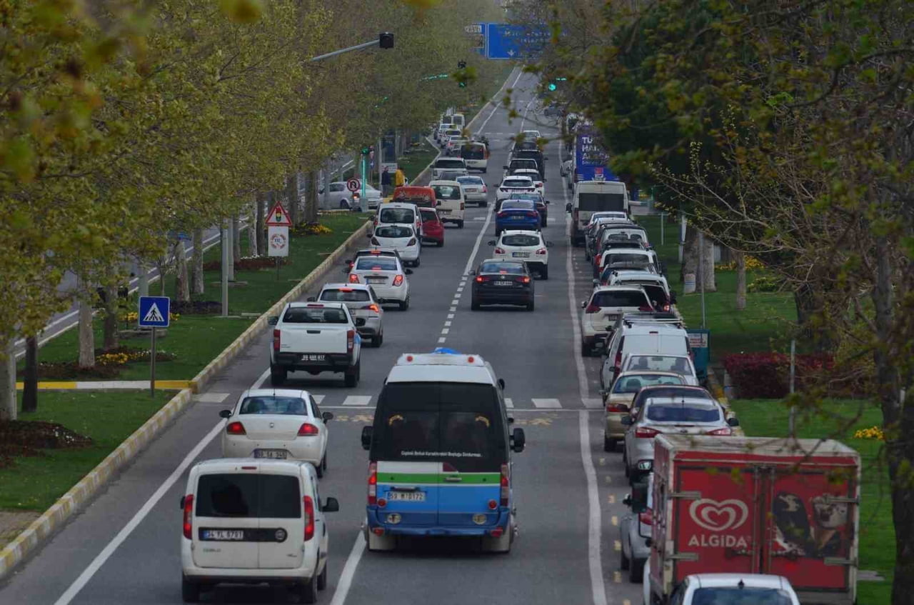 TEKİRDAĞ'DA MAYIS 2026 İTİBARIYLA TRAFİĞE KAYITLI MOTORLU KARA TAŞITI SAYISI 393 BİN 597 OLARAK...