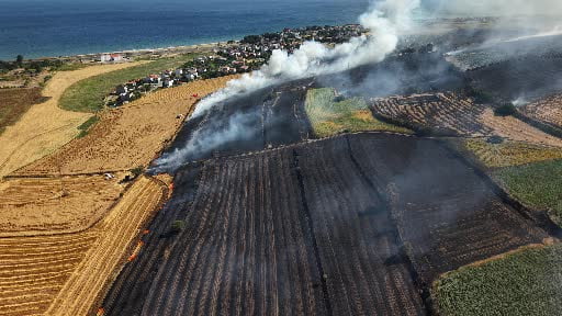 Tekirdağ'daki tarla yangınının boyutu böyle görüntülendi