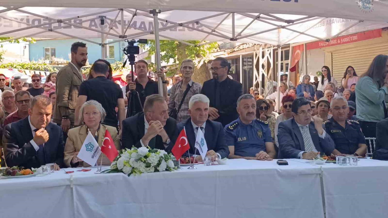 TEKİRDAĞ'IN SÜLEYMANPAŞA İLÇESİNDE BU YIL 60'INCISI DÜZENLENEN ULUSLARARASI KİRAZ FESTİVALİ...