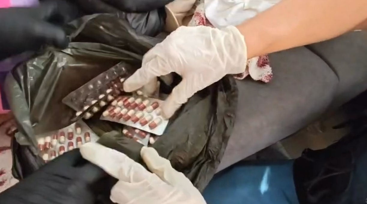 TEKİRDAĞ'IN SÜLEYMANPAŞA İLÇESİNDE JANDARMA EKİPLERİNCE DÜZENLENEN OPERASYONDA 403 SENTETİK HAP...
