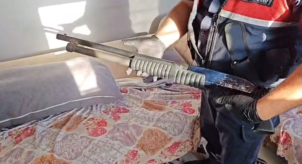 TEKİRDAĞ'IN SÜLEYMANPAŞA İLÇESİNDE JANDARMA EKİPLERİNCE DÜZENLENEN OPERASYONDA 403 SENTETİK HAP...