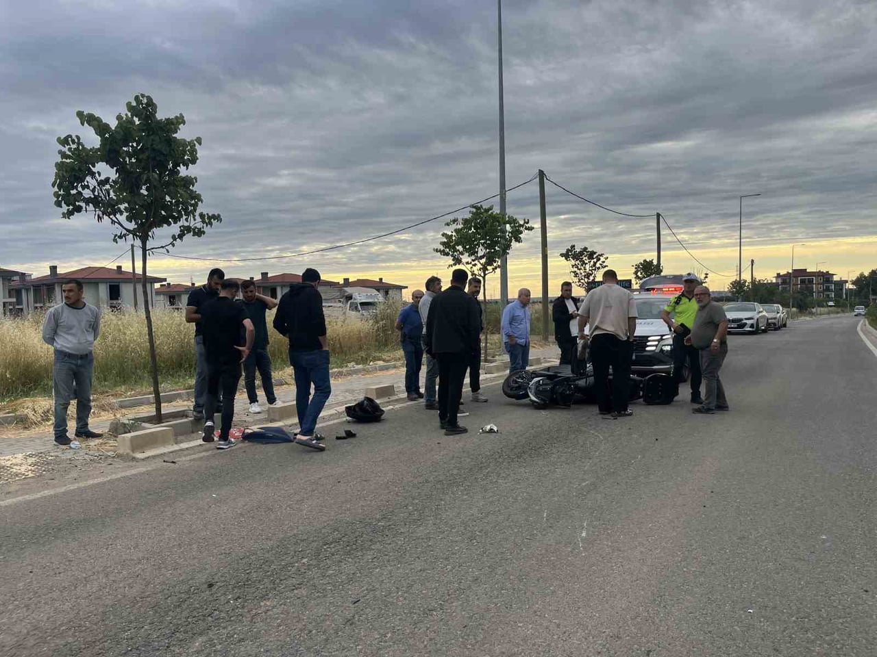 TEKİRDAĞ’DA OTOMOBİLLE MOTOSİKLETİN ÇARPIŞTIĞI KAZA KAMERADA