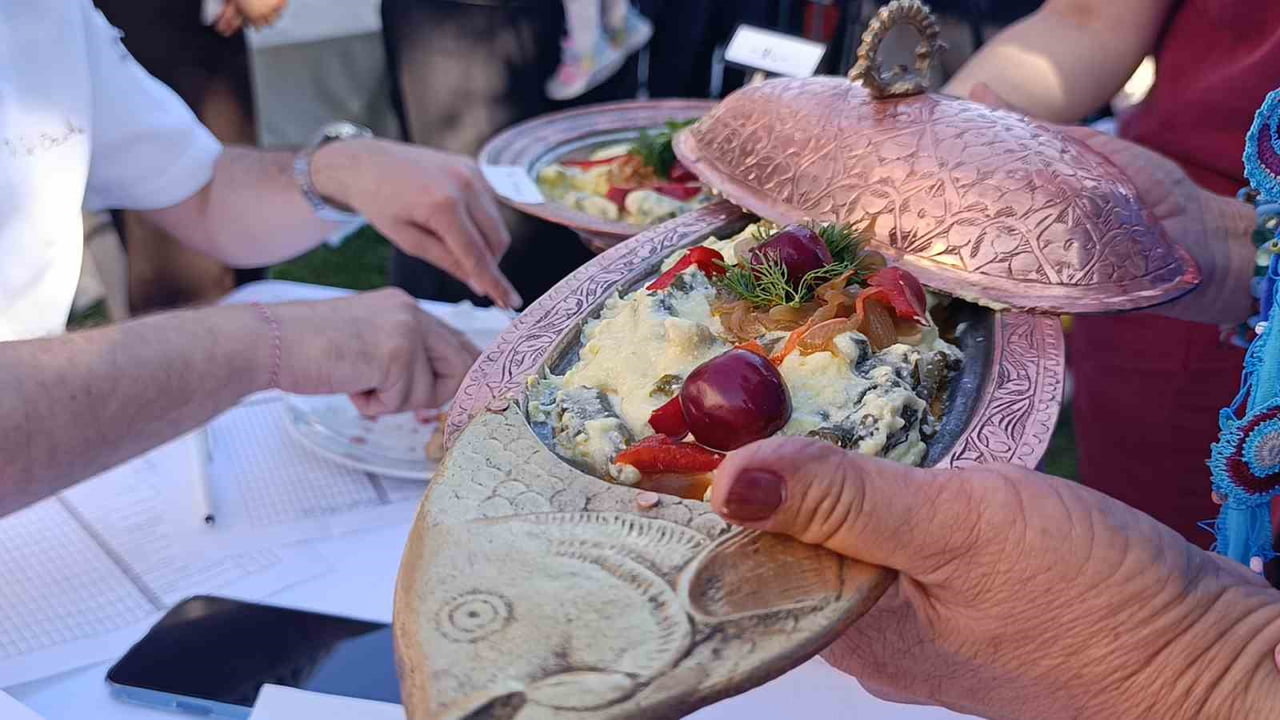 TEKİRDAĞ KİRAZ FESTİVALİ'NDE KİRAZLI LEZZETLER KIYASIYA YARIŞTI